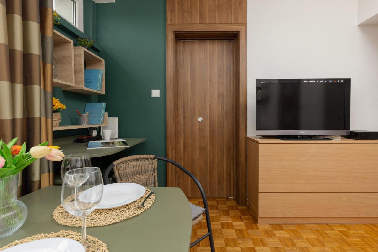 Lägenhet Charming Ludna By Renters Warszawa